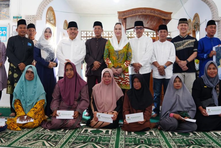 Pemerintah Kabupaten Natuna resmi mengakhiri rangkaian agenda Safari Ramadhan 1447 Hijriah. Titik terakhir pelaksanaan kegiatan tahunan ini dipusatkan di Masjid An-Nur Singgang Bulan, Desa Cemaga Selatan, Kecamatan Bunguran Selatan, pada Minggu (15/3/2026). Foto: INIKEPRI.COM/NatunaKab