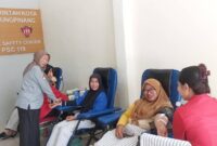 Dinas Kesehatan, Pengendalian Penduduk, dan KB Kota Tanjungpinang menggelar bakti sosial berupa donor darah sukarela di Gedung PSC Km 5. Foto: INIKEPRI.COM/TanjungpinangKota 