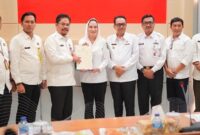 Audiensi antara Bupati Cen Sui Lan bersama Kepala Kantor Wilayah BPN Provinsi Kepulauan Riau, Nurhadi Putra, di ruang rapat Kantor Bupati Natuna. Foto: INIKEPRI.COM