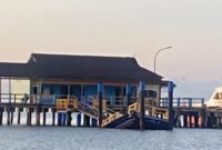 Pelabuhan apung ambruk di Lingga. Foto: Istimewa 
