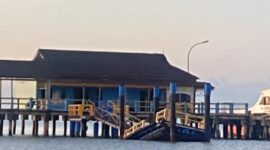 Pelabuhan apung ambruk di Lingga. Foto: Istimewa 