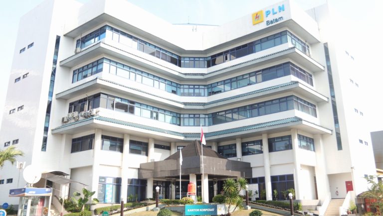 Kantor PLN Batam. Foto: INIKEPRI.COM