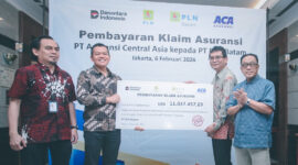 PT Asuransi Central Asia (ACA) membayarkan klaim senilai USD 11,04 juta kepada PT PLN Batam, anak usaha PLN (Persero), atas kerusakan Gas Turbine Generator (GTG) Unit 1 PLTG MPP Tarahan. Foto: Istimewa 