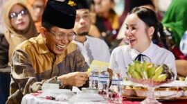 Wali Kota Batam, Amsakar Achmad bersama Wakil Wali Kota Batam, Li Claudia Chandra, menghadiri halalbihalal tingkat Kecamatan Seibeduk, Selasa (31/3/2026) malam. Foto: INIKEPRI.COM/Media Center Batam 
