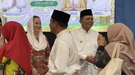 Gubernur Kepri Ansar Ahmad dan Bupati Natuna Cen Sui Lan. Foto: INIKEPRI.COM