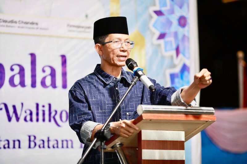 Wali Kota Batam Amsakar Achmad menghadiri kegiatan halalbihalal bersama masyarakat Kecamatan Batam Kota yang digelar di Aku Tahu Centre, Kelurahan Sungai Panas. Foto: INIKEPRI.COM/Media Center Batam 