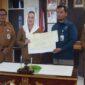 Penandatanganan Nota Kesepakatan tentang Penyediaan, Pemanfaatan, dan Pengembangan Data dan/atau Informasi Statistik yang berlangsung di Ruang Kerja Bupati. Foto: INIKEPRI.COM/NatunaKab 