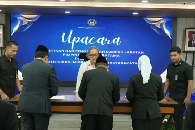 Sekjen Kemenimipas Asep Kurnia melantik sejumlah pimpinan tinggi pratama di lingkungan Kemenimipas di Jakarta. Foto: INIKEPRI.COM/Humas Kemenimipas