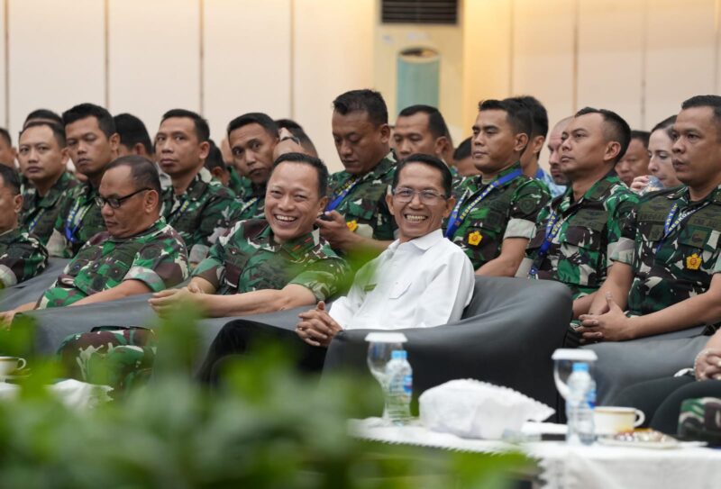 Kepala BP Batam, Amsakar Achmad, menjadi narasumber dalam Kuliah Kerja Pencarian Data Penelitian Pasis Seskoau Angkatan-64 Tahun 2026 di Balairungsari, Batam Centre, Rabu (15/4). Foto: INIKEPRI.COM/BP Batam 