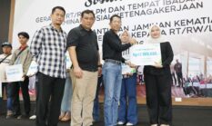 Perkuat Jaminan Sosial! 10 Ahli Waris Terima Santunan Rp42 Juta, Amsakar: Ini Wujud Perlindungan Nyata