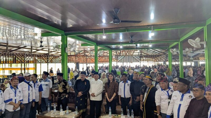 Foto bersama di Halalbihalal KKST. Foto: INIKEPRI.COM