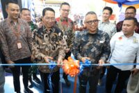 Wali Kota Batam, Amsakar Achmad, meresmikan Kantor Cabang Bank Sumut Batam dan Halte Rafflesia Bank Sumut di Ruko Rafflesia, Batam Centre, Senin (27/4/2026). Foto: INIKEPRI.COM/Media Center Batam 