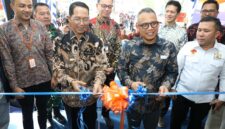 Wali Kota Batam, Amsakar Achmad, meresmikan Kantor Cabang Bank Sumut Batam dan Halte Rafflesia Bank Sumut di Ruko Rafflesia, Batam Centre, Senin (27/4/2026). Foto: INIKEPRI.COM/Media Center Batam 