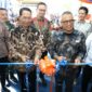 Wali Kota Batam, Amsakar Achmad, meresmikan Kantor Cabang Bank Sumut Batam dan Halte Rafflesia Bank Sumut di Ruko Rafflesia, Batam Centre, Senin (27/4/2026). Foto: INIKEPRI.COM/Media Center Batam 