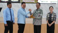 Badan Pengusahaan (BP) Batam bersama Kejaksaan Tinggi (Kejati) Kepri resmi memperkuat kerja sama strategis melalui penandatanganan nota kesepahaman (MoU) tentang Penanganan Masalah Hukum bidang Perdata dan Tata Usaha Negara. Foto: INIKEPRI.COM/BP Batam 