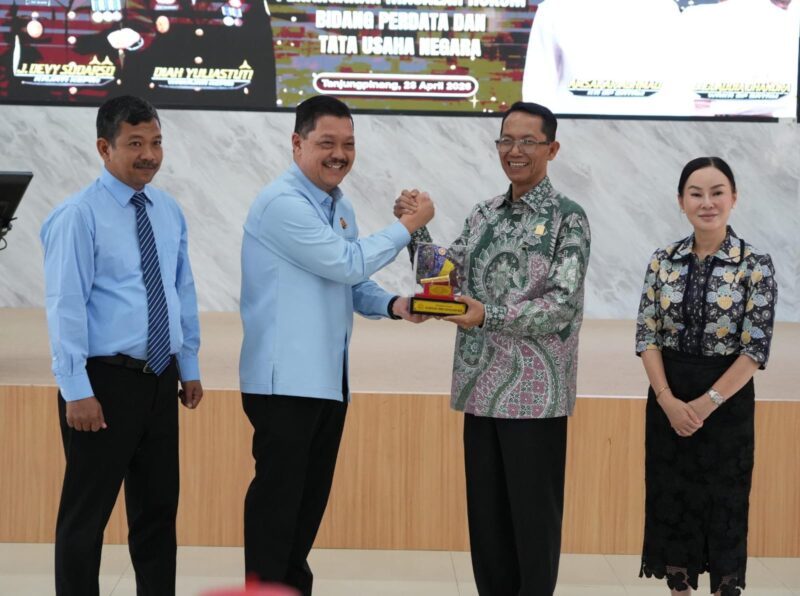 Badan Pengusahaan (BP) Batam bersama Kejaksaan Tinggi (Kejati) Kepri resmi memperkuat kerja sama strategis melalui penandatanganan nota kesepahaman (MoU) tentang Penanganan Masalah Hukum bidang Perdata dan Tata Usaha Negara. Foto: INIKEPRI.COM/BP Batam 