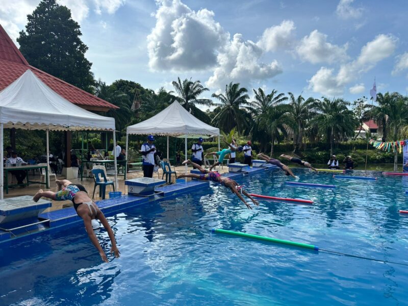 Atlet Akuatik Indonesia Kota Batam mengikuti seleksi jelang POPDA. Foto: INIKEPRI.COM