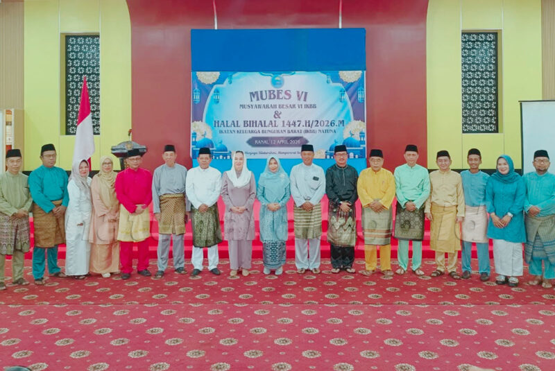 Bupati Natuna Cen Sui Lan menghadiri sekaligus mengukuhkan kepengurusan Ikatan Keluarga Bunguran Barat (IKBB) Kabupaten Natuna periode 2026–2029. Foto: INIKEPRI.COM