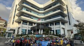Komunitas Batam Folding Bike (BFB) berkolaborasi dengan PT PLN Batam menggelar gowes bersama yang berlangsung penuh semangat kebersamaan. Foto: INIKEPRI.COM