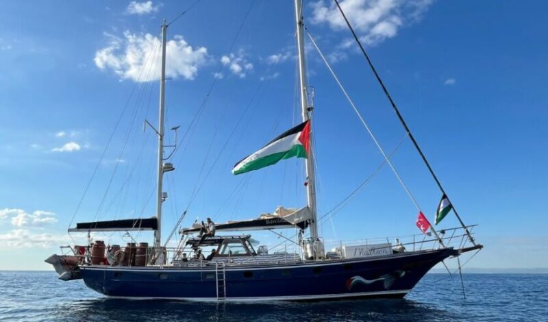 Salah satu kapal Global Sumud Flotilla yang hendak berlayar menuju Gaza, Palestina. Foto: People Health Movement