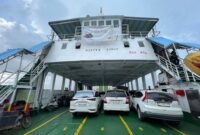 Sejumlah kendaraan masuk ke kapal RoRo. Foto: INIKEPRI.COM