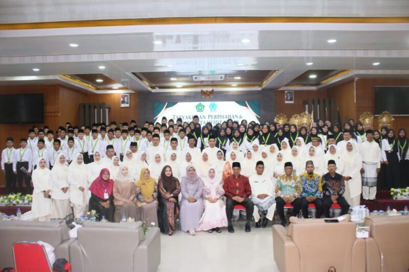 Pelepasan dan wisuda Tahfiz Juz 30 Angkatan XLV Tahun Pelajaran 2025/2026
Foto: INIKEPRI.COM