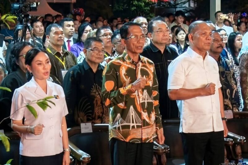 Wali Kota Batam Amsakar Achmad dan Wakil Wali Kota Batam Li Claudia Chandra menghadiri perayaan paskah 2026 Batam. Foto: INIKEPRI.COM