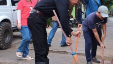 Wali Kota Batam, Amsakar Achmad, kembali turun langsung ke tengah masyarakat dalam kegiatan Gerakan Masyarakat (Gema) Batam ASRI yang digelar di Perum Gardan Raya, Kelurahan Belian, Kecamatan Batam Kota. Foto: INIKEPRI.COM