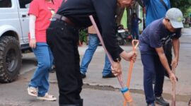 Wali Kota Batam, Amsakar Achmad, kembali turun langsung ke tengah masyarakat dalam kegiatan Gerakan Masyarakat (Gema) Batam ASRI yang digelar di Perum Gardan Raya, Kelurahan Belian, Kecamatan Batam Kota. Foto: INIKEPRI.COM