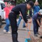 Wali Kota Batam, Amsakar Achmad, kembali turun langsung ke tengah masyarakat dalam kegiatan Gerakan Masyarakat (Gema) Batam ASRI yang digelar di Perum Gardan Raya, Kelurahan Belian, Kecamatan Batam Kota. Foto: INIKEPRI.COM
