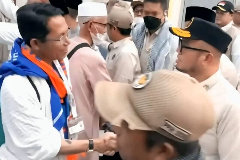 Wali Kota Batam sekaligus Ex Officio Kepala BP Batam Amsakar Achmad berkesempatan bertemu dengan Wakil Menteri Haji dan Umrah Republik Indonesia, Dahnil Anzar Simanjuntak di Kota Makkah. Foto: INIKEPRI.COM