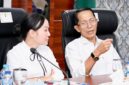 Wali Kota Batam, Amsakar Achmad, bersama Wakil Wali Kota Batam, Li Claudia Chandra, saat memimpin Rapat Pleno Finalisasi Pembahasan Usulan Revisi Peraturan Daerah Provinsi Kepulauan Riau Nomor 1 Tahun 2017 tentang RTRW Kepri 2017-2037, di Kantor Wali Kota Batam. Foto: INIKEPRI.COM/Media Center Batam 