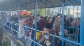 Penumpang memadati Pelabuhan Pancung Sekupang. Foto: INIKEPRI.COM