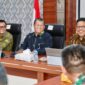 Sekda Batam, Firmansyah, bersama Ketua DPRD Batam, Muhammad Kamaluddin, menerima kunjungan Forkopimda Paser di Kantor Wali Kota Batam. Foto: INIKEPRI.COM/Media Center Batam 