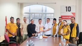 Agenda silaturahmi dan koordinasi antara DPC Partai Hanura dan Bawaslu Kota Batam yang berlangsung di Kantor DPC Hanura Batam, Kompleks Orchid Business Centre, Batam Kota. Foto: INIKEPRI.COM