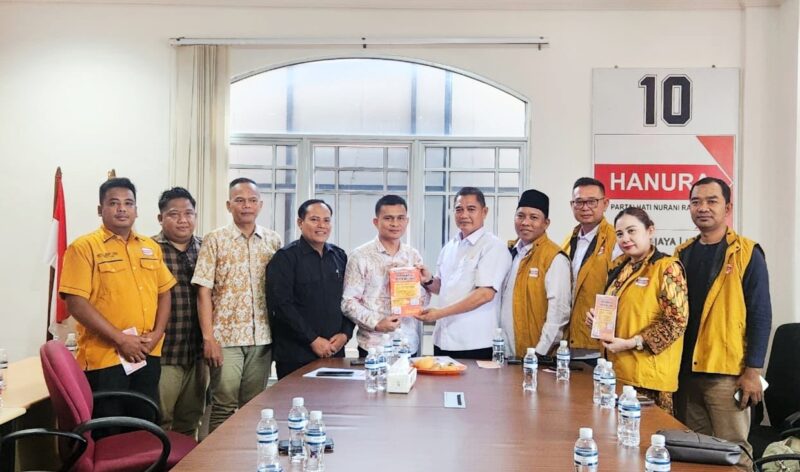 Agenda silaturahmi dan koordinasi antara DPC Partai Hanura dan Bawaslu Kota Batam yang berlangsung di Kantor DPC Hanura Batam, Kompleks Orchid Business Centre, Batam Kota. Foto: INIKEPRI.COM