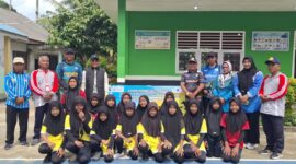 Ketua Dewan Kehormatan KONI Kabupaten Natuna, H. Raja Mustakim, membuka Kompetisi Olahraga Tingkat Sekolah Dasar (SD) se-Kecamatan Bunguran Batubi dan Bunguran Utara di Desa Tanjung Sebauk, Sedanau Timur. Foto: INIKEPRI.COM