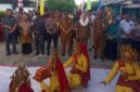Bupati Natuna Cen Sui Lan saat tiba di Pulau Laut. Foto: Istimewa