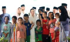 Ribuan Warga Semarakkan Pawai Takbir Iduladha di Batam, Li Claudia Lepas 37 Mobil Hias