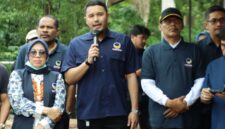 Ketua DPD Partai NasDem Kota Batam Randi Zulmariadi menyampaikan kata sambutan di Kenduri Restorasi. Foto: INIKEPRI.COM