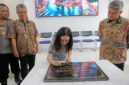 Pelaksana Harian (Plh) Wali Kota Batam, Li Claudia Chandra, saat menghadiri peresmian Balai Latihan Kerja dan Pusat Informasi Pekerja Migran yang dikelola Caritas Indonesia di Kota Batam. Foto: INIKEPRI.COM/Media Center Batam