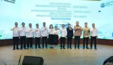 Wakil Ketua I DPRD Kota Batam Aweng Kurniawan (kelima dari kiri) saat menghadiri penandatangan kerja sama antara PLN Batam dan PT Equator Gate System Batam Foto: INIKEPRI.COM/DPRD Batam