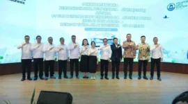 Wakil Ketua I DPRD Kota Batam Aweng Kurniawan (kelima dari kiri) saat menghadiri penandatangan kerja sama antara PLN Batam dan PT Equator Gate System Batam Foto: INIKEPRI.COM/DPRD Batam