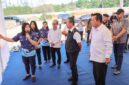 Menteri Kelautan dan Perikanan RI Sakti Wahyu Trenggono bersama Gubernur Kepri Ansar Ahmad mendengarkan pemaparan dari Manajamen PT BIG pada peresmian perusahaan perikanan di Kota Kijang, Kabupaten Bintan. Foto: INIKEPRI.COM/KepriProv