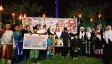 Hari raya Idul Adha di Natuna semakin semarak dengan pawai obor yang disponsori Raja Mustakim dan KPDN. Foto: Istimewa