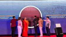 Prosesi pemancangan pilar pertama kawasan Wisata Religi Yayasan Duta Dharma Agung di Kecamatan Nongsa, Kota Batam. Foto: INIKEPRI.COM