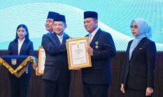 Presiden RI Anugerahkan Satyalancana Wira Karya kepada Ansar Ahmad, Kepri Dinilai Berhasil Bangun Sektor Kelautan