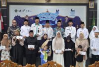 Lebaran Anak Yatim ini berlangsung khidmat di Masjid Besar Nurussalam, Tanjungbatu. Foto: INIKEPRI.COM