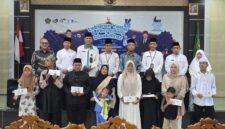 Lebaran Anak Yatim ini berlangsung khidmat di Masjid Besar Nurussalam, Tanjungbatu. Foto: INIKEPRI.COM