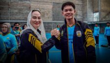 pelepasan Kontingen Kabupaten Natuna yang akan berlaga pada Pekan Olahraga Pelajar Daerah (POPDA) X Tingkat Provinsi Kepulauan Riau Tahun 2026. Bupati Natuna secara resmi melepas para atlet dalam sebuah upacara yang berlangsung di GOR Air Mulung Kabupaten Natuna, (Jumat 26/6/2026). Foto: INIKEPRI.COM